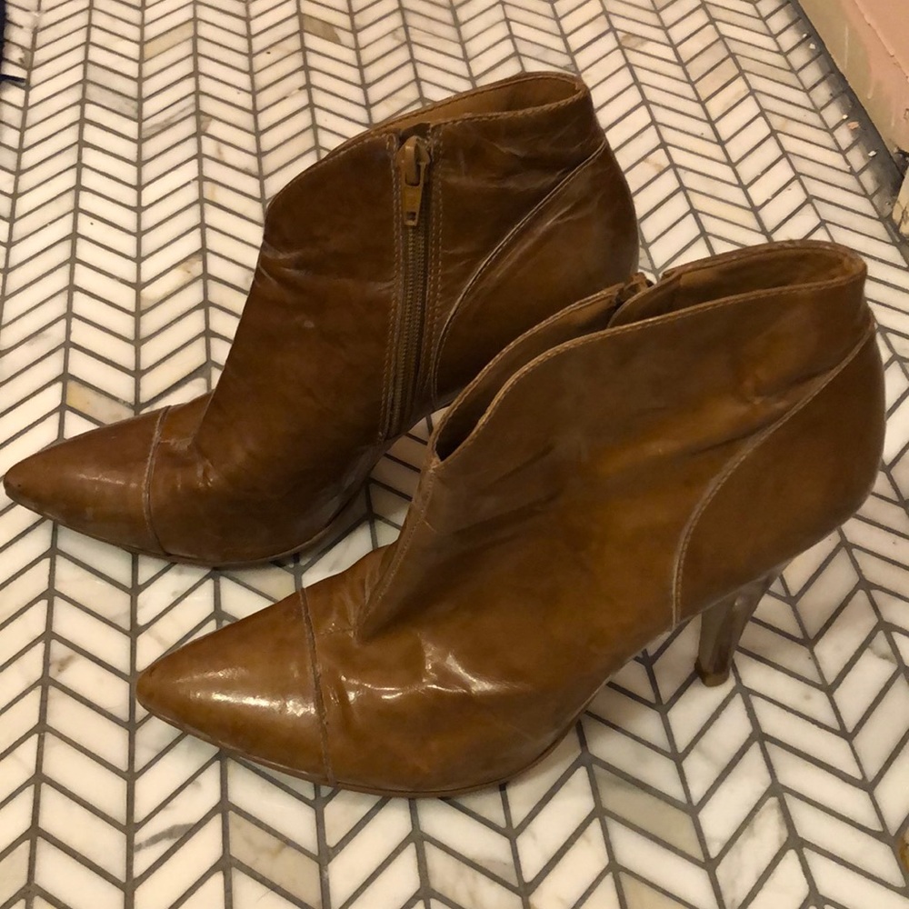 BCBG heels